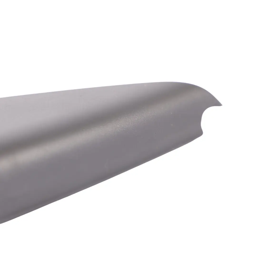 AUDI A1 8X Moulure d'angle avant droite Strip Cover Noir - SKU 8X4857506 - Numéro de pièce 8X4857506