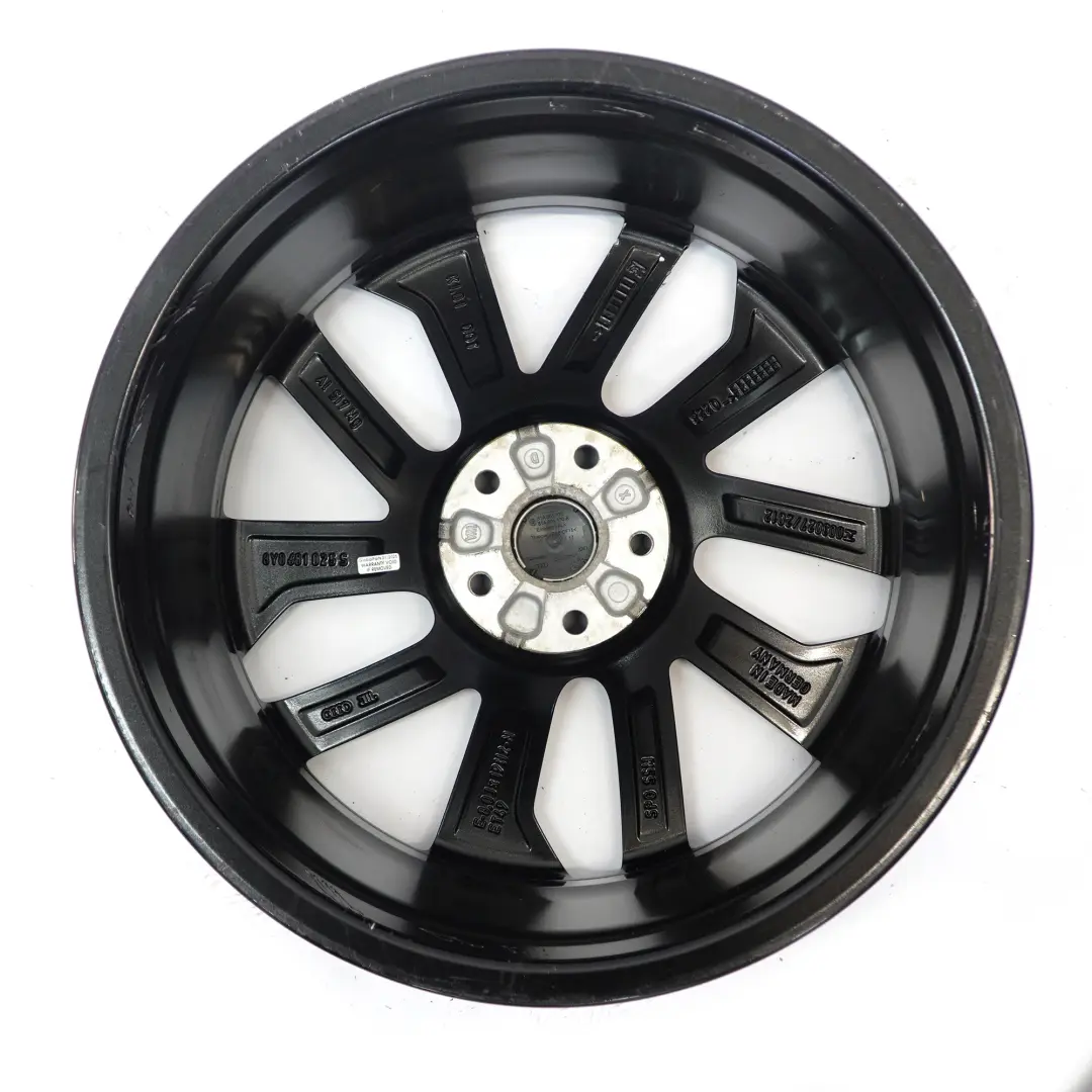 8Y Audi Sport Jante en alliage 19" 8J ET:49 pour Audi A3 S3 à propos du numéro de pièce 8Y0601025S Audi A3 S3 8Y Audi Sport Jante en alliage 19" 8J ET:49 - SKU 8Y0601025S-2 - Numéro de pièce 8Y0601025S