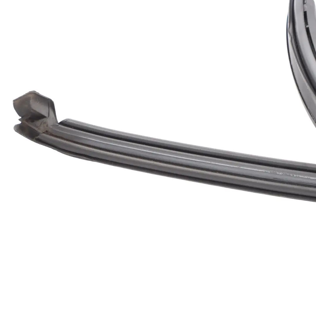 Audi S3 8Y Guarnizione Esterna Finestrino Portiera Anteriore Destra - SKU 8Y0837432A - Numero di parte 8Y0837432A