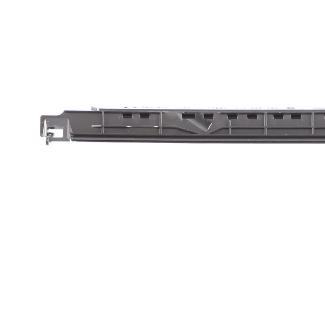 Audi A3 8Y Sportback Guida Finestrino Posteriore Destra - SKU 8Y0839068 - Numero di parte 8Y0839068