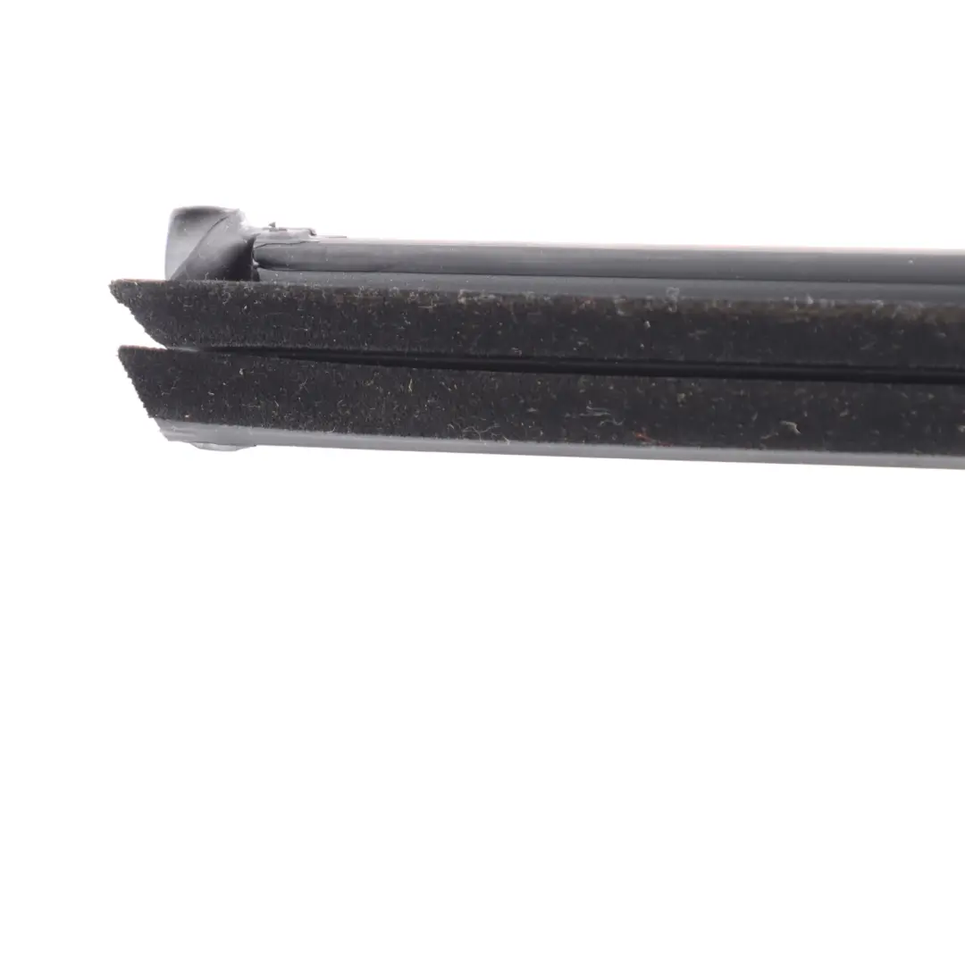 8Y Sportback Puerta Trasera Interior Ventana Junta Izquierda para Audi S3 con número de pieza 8Y0839479 Audi S3 8Y Sportback Puerta Trasera Interior Ventana Junta Izquierda - SKU 8Y0839479 - Número de pieza 8Y0839479