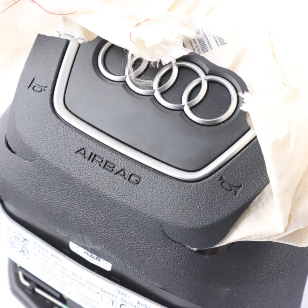 8Y Air Module Steering Wheel Insert SRS Bag DAMAGED to Audi S3 with Part number 8Y0880201D Audi S3 8Y Air Module Steering Wheel Insert SRS Bag DAMAGED - SKU 8Y0880201D - Part number 8Y0880201D