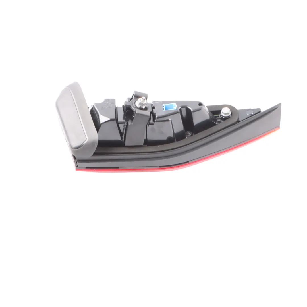 8Y Luz Interior Del Portón Trasero Derecha para Audi A3 con número de pieza 8Y0945307A Audi A3 8Y Luz Interior Del Portón Trasero Derecha - SKU 8Y0945308A - Número de pieza 8Y0945307A