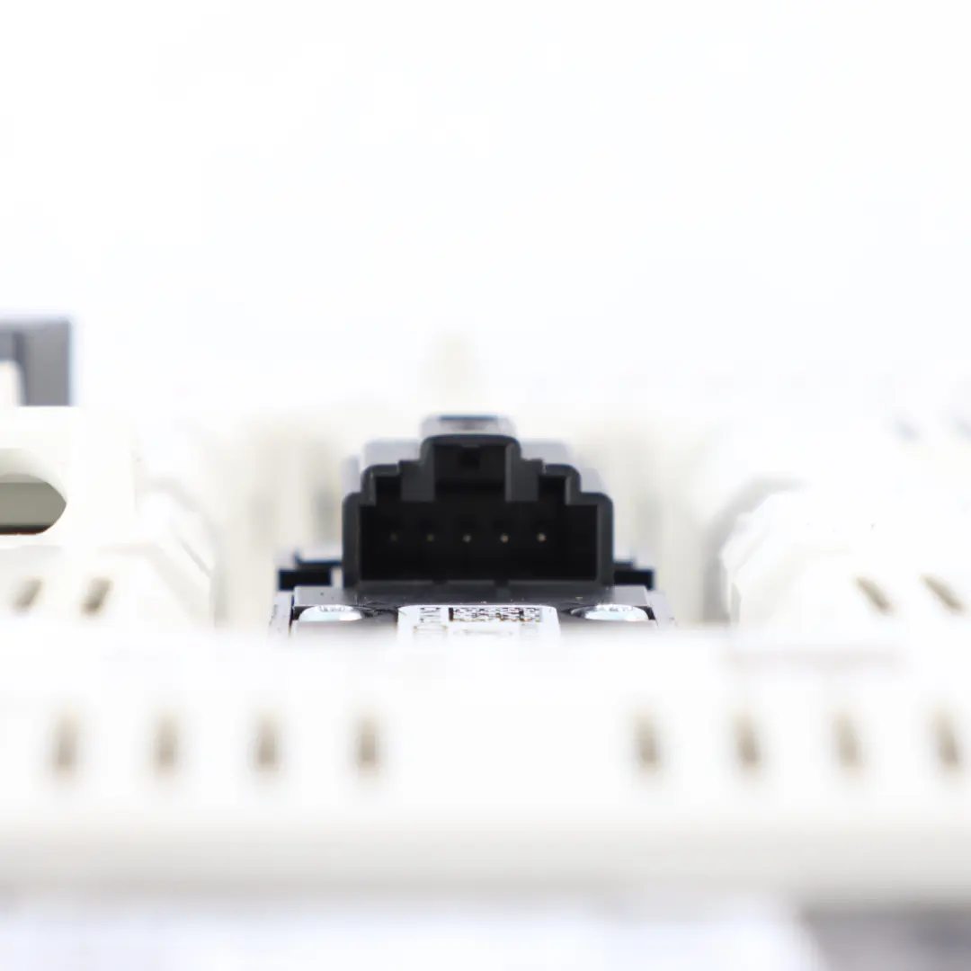 Roof Light AUDI S3 A3 RS3 8Y Interior Front Reading Lamp Switch Black to with Part number 8Y0947135H Roof Light AUDI S3 A3 RS3 8Y Interior Front Reading Lamp Switch Black - SKU 8Y0947135H - Part number 8Y0947135H