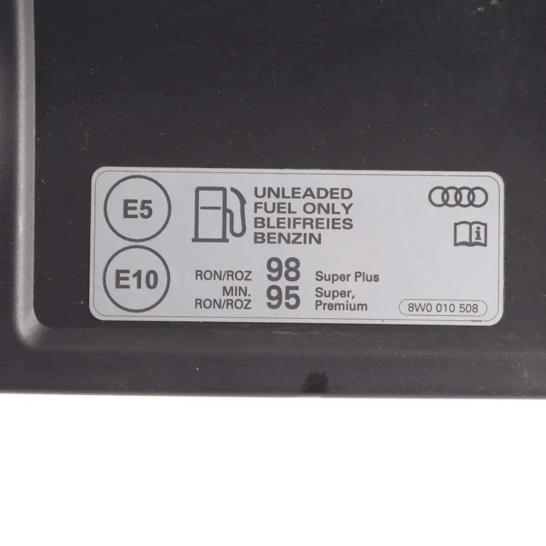 8Y Tappo sportello serbatoio carburante per Audi S3 con numero di parte 8Y4809906 Audi S3 8Y Tappo sportello serbatoio carburante - SKU 8Y4809906 - Numero di parte 8Y4809906