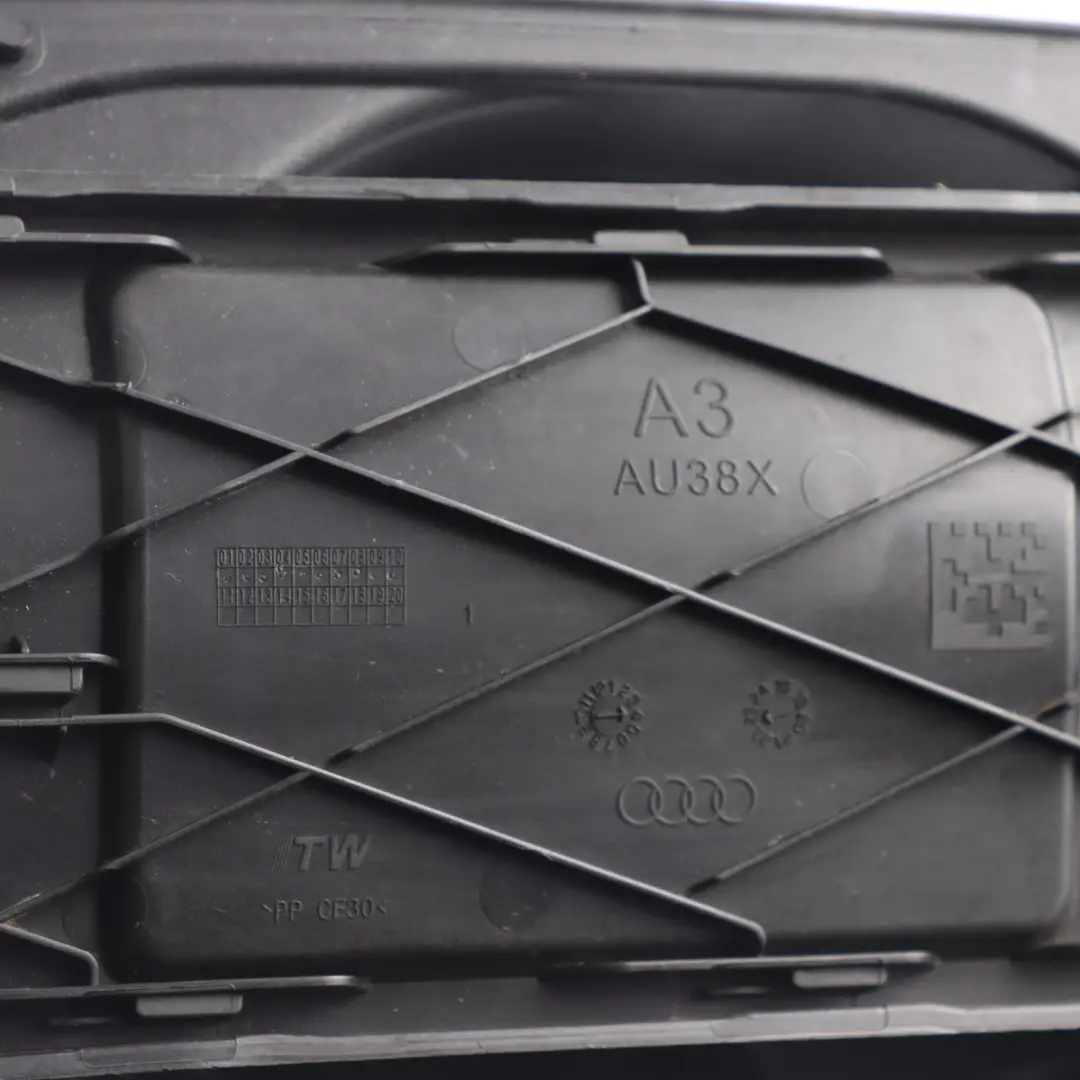 Audi S3 8Y Tappo sportello serbatoio carburante - SKU 8Y4809906 - Numero di parte 8Y4809906