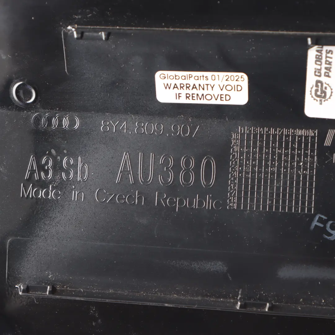 8Y Tank Deckel Klappe Mythical Black - Y9T für Audi A3 mit Teilenummer 8Y4809907 Audi A3 8Y Tank Deckel Klappe Mythical Black - Y9T - SKU 8Y4809907-MYB - Teilenummer 8Y4809907