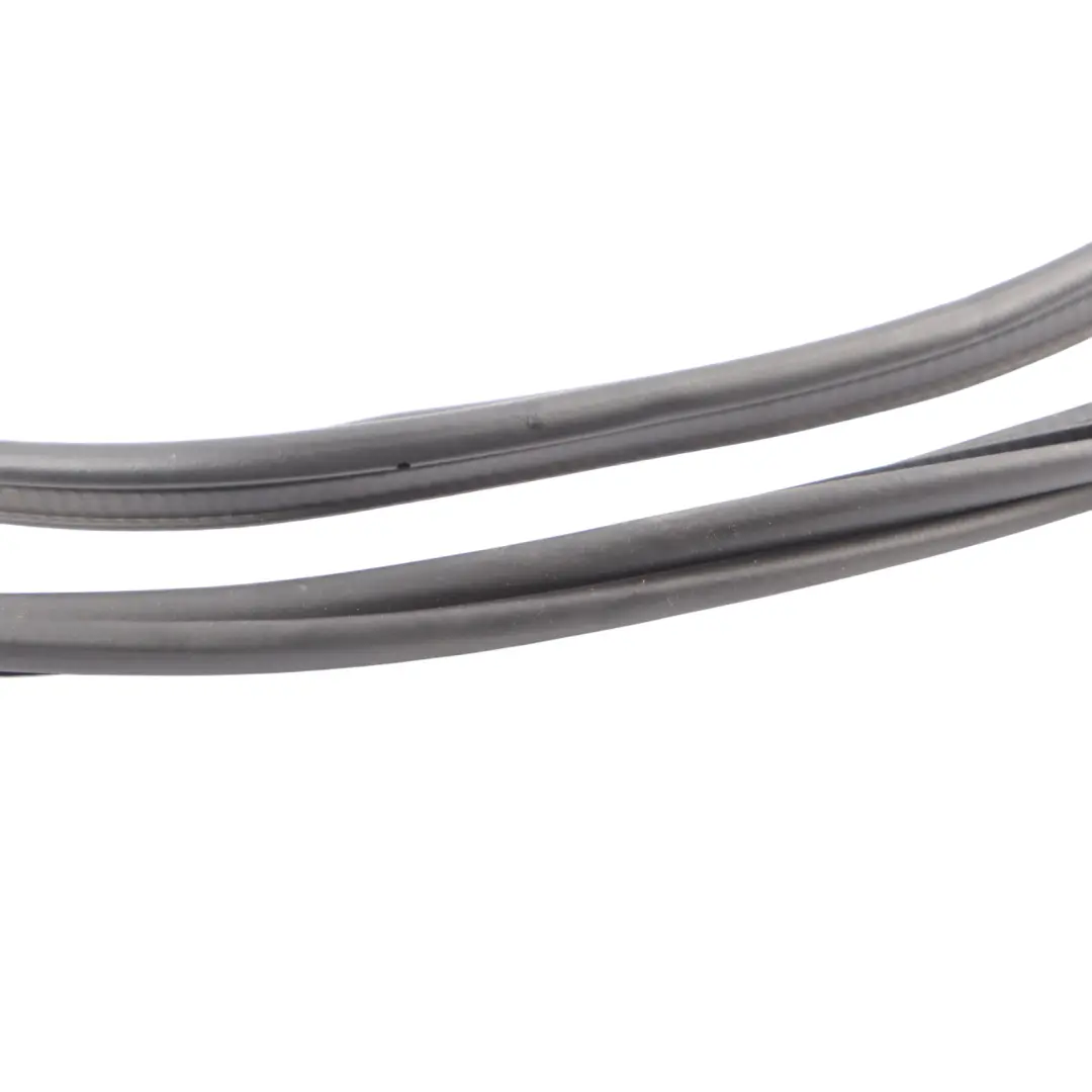 Audi S3 8Y Tapa del maletero trasero Tapa del maletero Junta de goma 8Y4827705E - SKU 8Y4827705D - Número de pieza 8Y4827705D