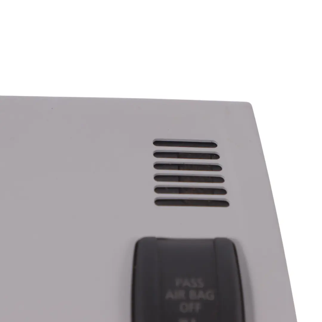 Lampka Światło Podsufitki Szare Alaskagrey do BMW E87 LCI E81 E82 E87 o numerze 9225485 BMW E87 LCI E81 E82 E87 Lampka Światło Podsufitki Szare Alaskagrey - SKU 9225485-1 - Numer Części 9225485