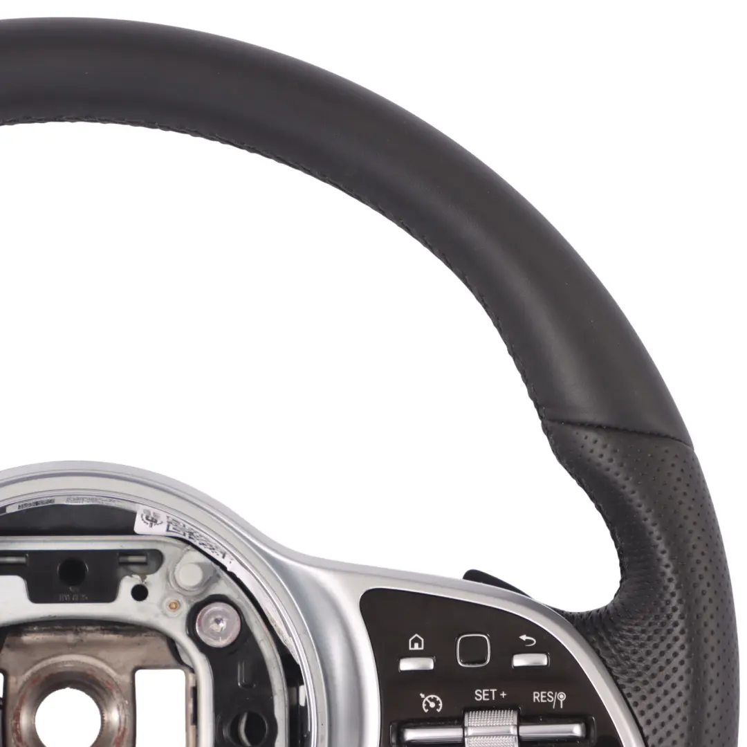 Kierownica NOWA Czarna Skóra A0040053699 do Mercedes W177 W205 W247 X253 H243 o numerze A0004609901 Mercedes W177 W205 W247 X253 H243 Kierownica NOWA Czarna Skóra A0040053699 - SKU A0004609901-1 - Numer Części A0004609901