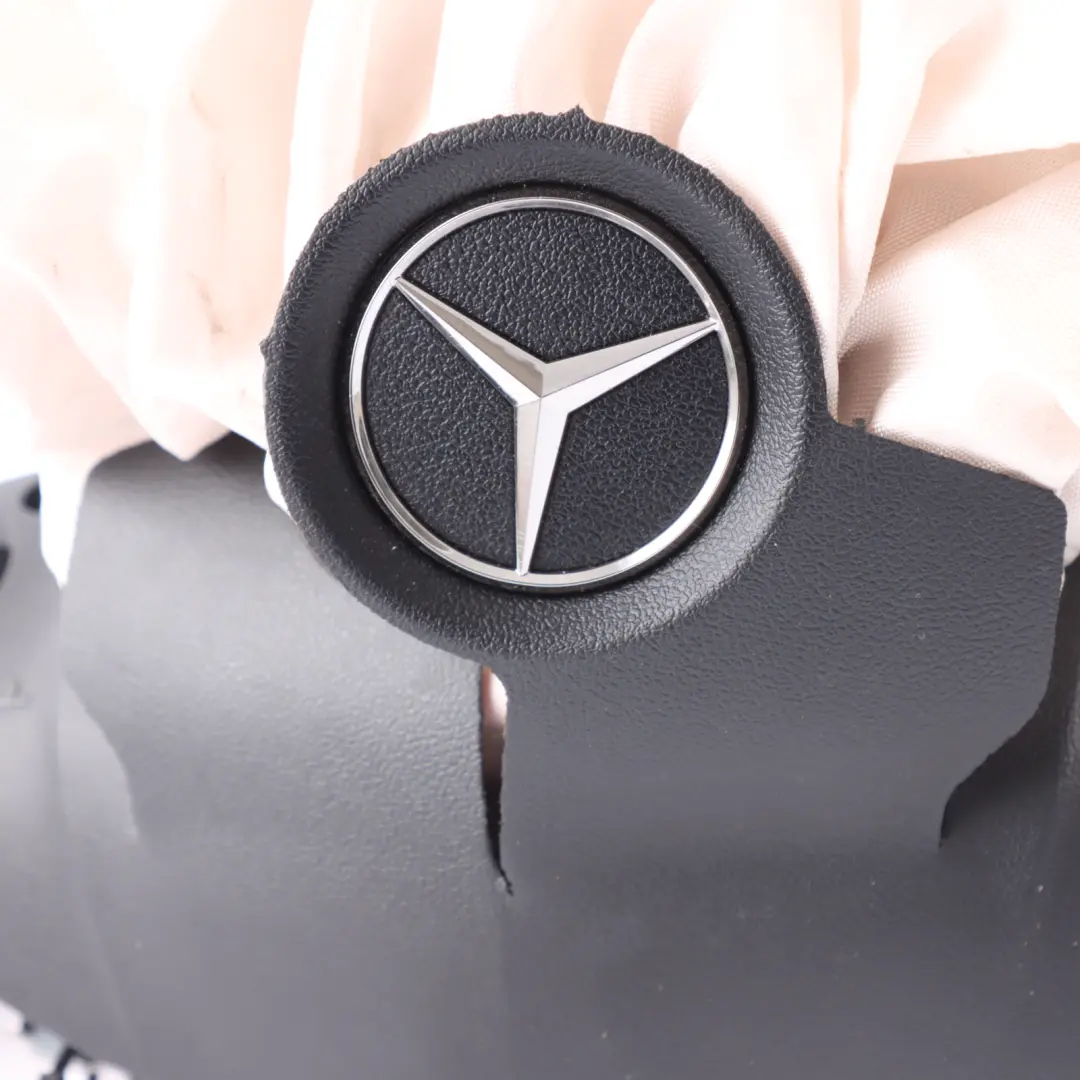Steering Wheel Air Module Black DAMAGED to Mercedes W204 with Part number A0008605702 Mercedes W204 Steering Wheel Air Module Black DAMAGED - SKU A0008605702-1 - Part number A0008605702