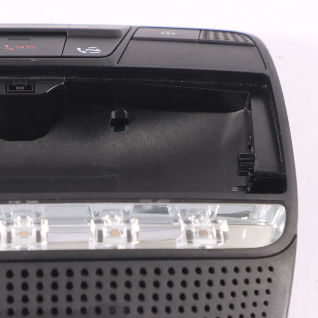 Lampka Podsufitki Czarna do Mercedes GLC X253 o numerze A0009063306 Mercedes GLC X253 Lampka Podsufitki Czarna - SKU A0009063306-1 - Numer Części A0009063306