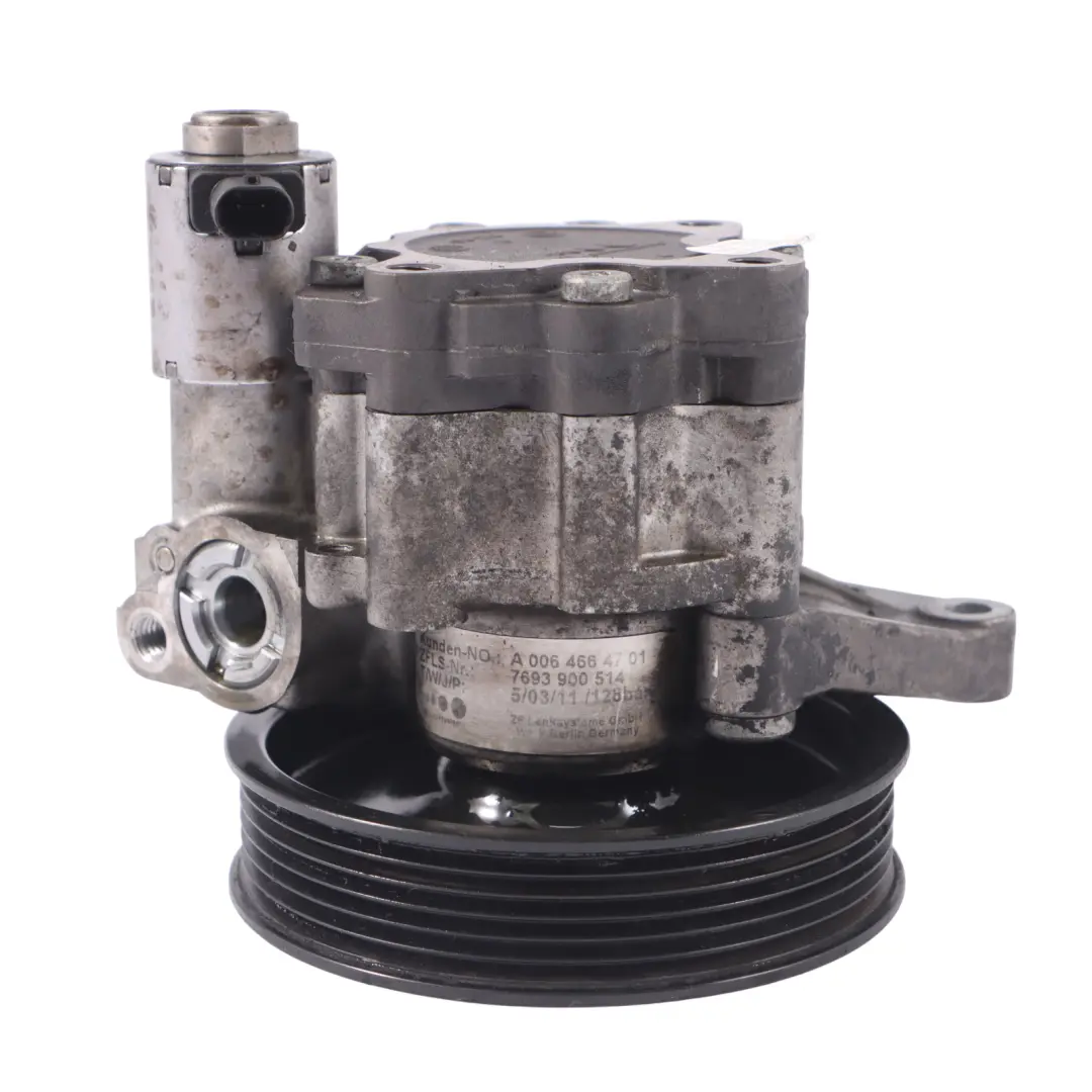 Steering Pump Mercedes W212 OM651 Diesel Mechanical Oil Unit to Power with Part number A0064664701 Power Steering Pump Mercedes W212 OM651 Diesel Mechanical Oil Unit - SKU A0064664701-1 - Part number A0064664701