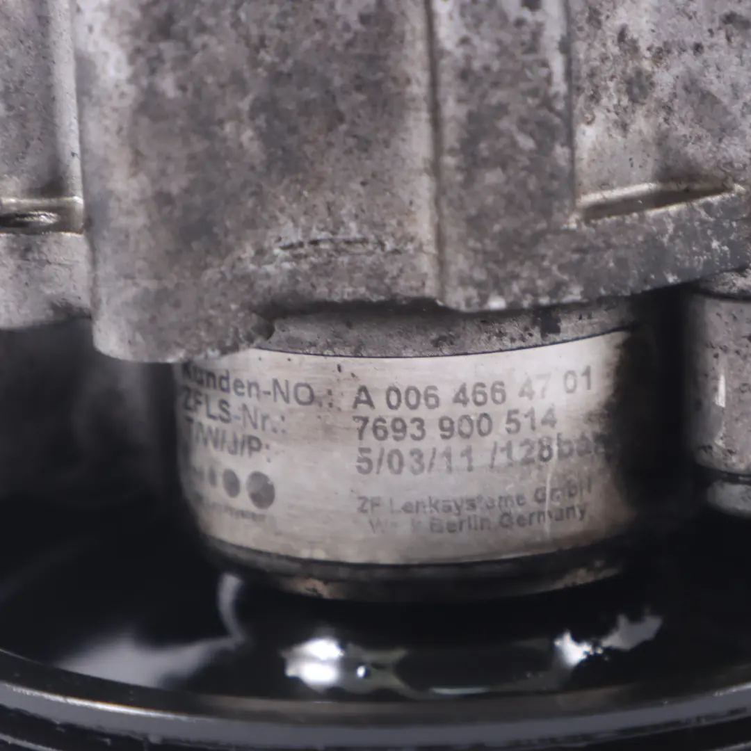 Pompe direction assistée Mercedes W212 OM651 Diesel dhuile mécanique - SKU A0064664701-1 - Numéro de pièce A0064664701