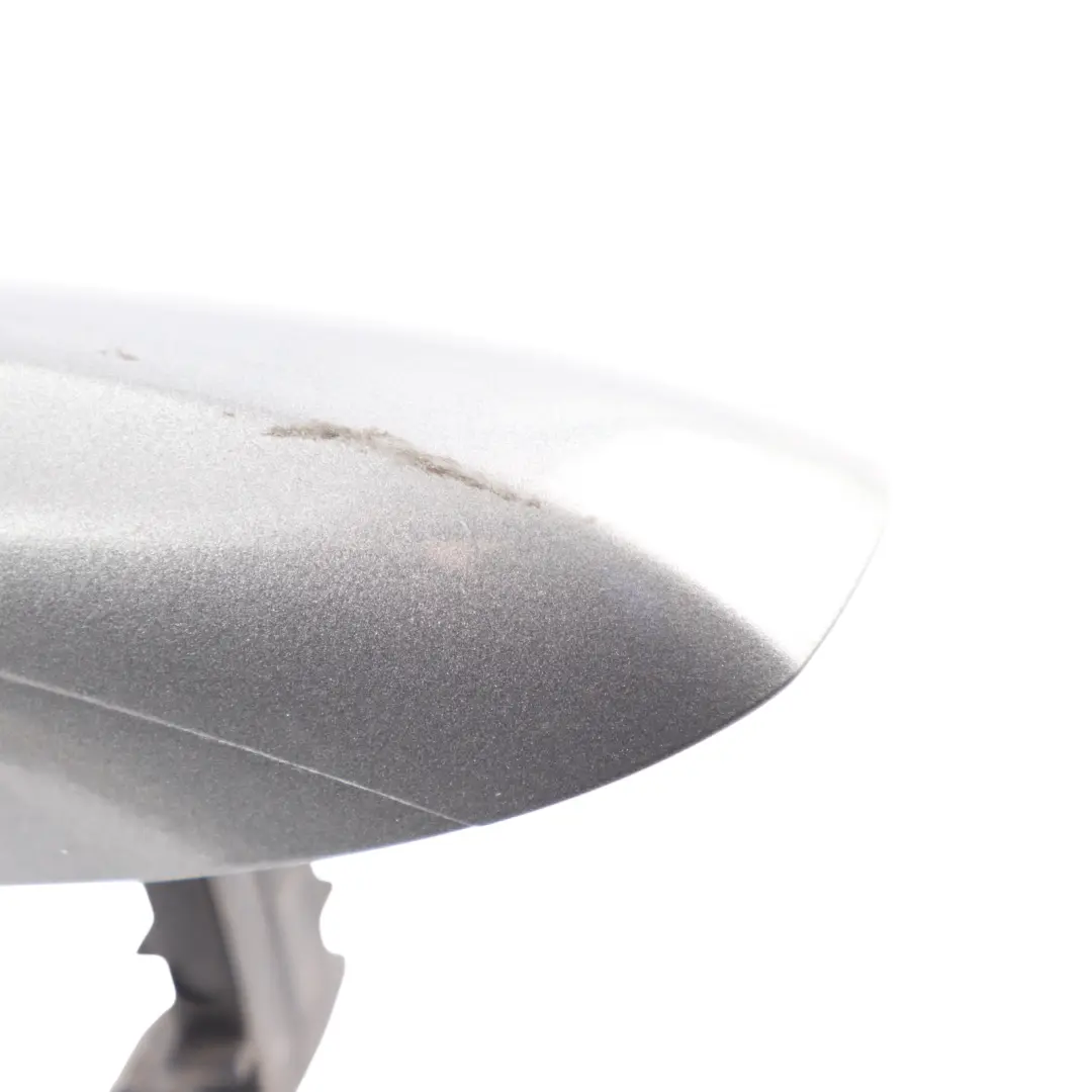 Maniglia Porta Anteriore Posteriore Sinistra Argento - 792 per Mercedes W205 W213 con numero di parte A0997601559 Mercedes W205 W213 Maniglia Porta Anteriore Posteriore Sinistra Argento - 792 - SKU A0997601559-PAL - Numero di parte A0997601559