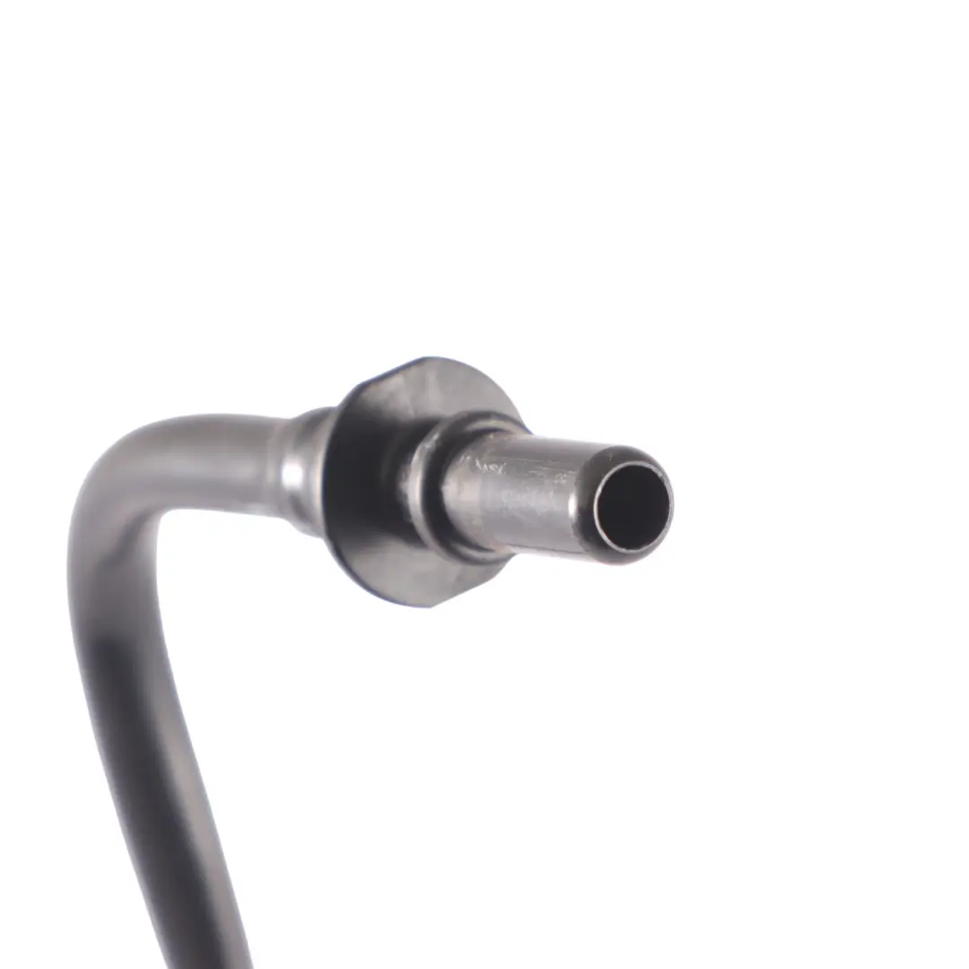 A45 AMG Linea alimentazione carburante Tubo di ritorno per Mercedes W176 con numero di parte A1330100058 Mercedes W176 A45 AMG Linea alimentazione carburante Tubo di ritorno - SKU A1330100058 - Numero di parte A1330100058