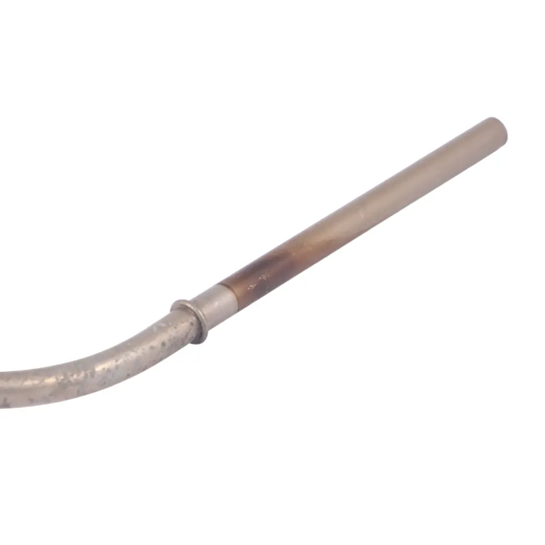 A45 AMG asta di livello olio motore tubo guida per Mercedes W176 con numero di parte A1330103900 Mercedes W176 A45 AMG asta di livello olio motore tubo guida - SKU A1330103900 - Numero di parte A1330103900