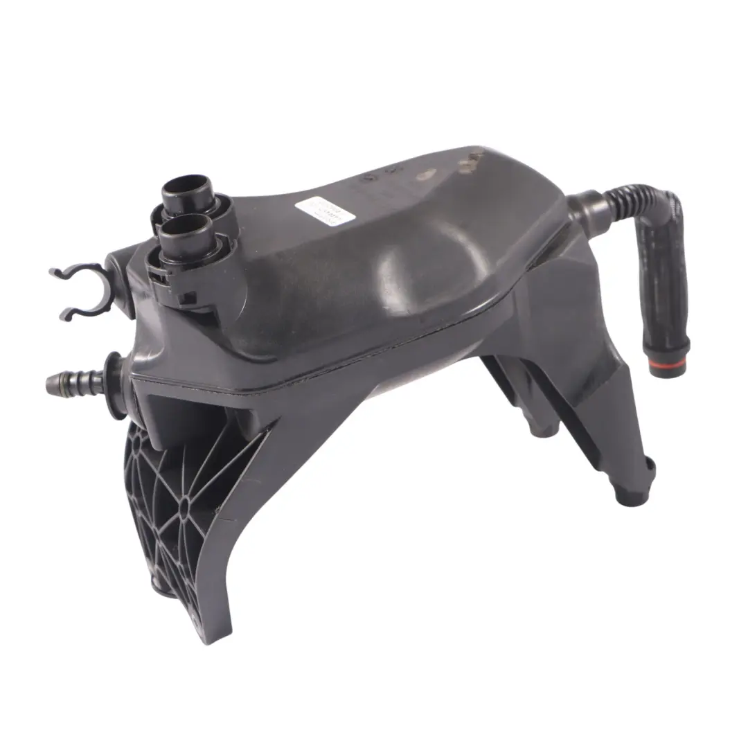 Mercedes W176 C117 X156 45 AMG Separatore olio motore Sfiato - SKU A1330104800 - Numero di parte A1330104800