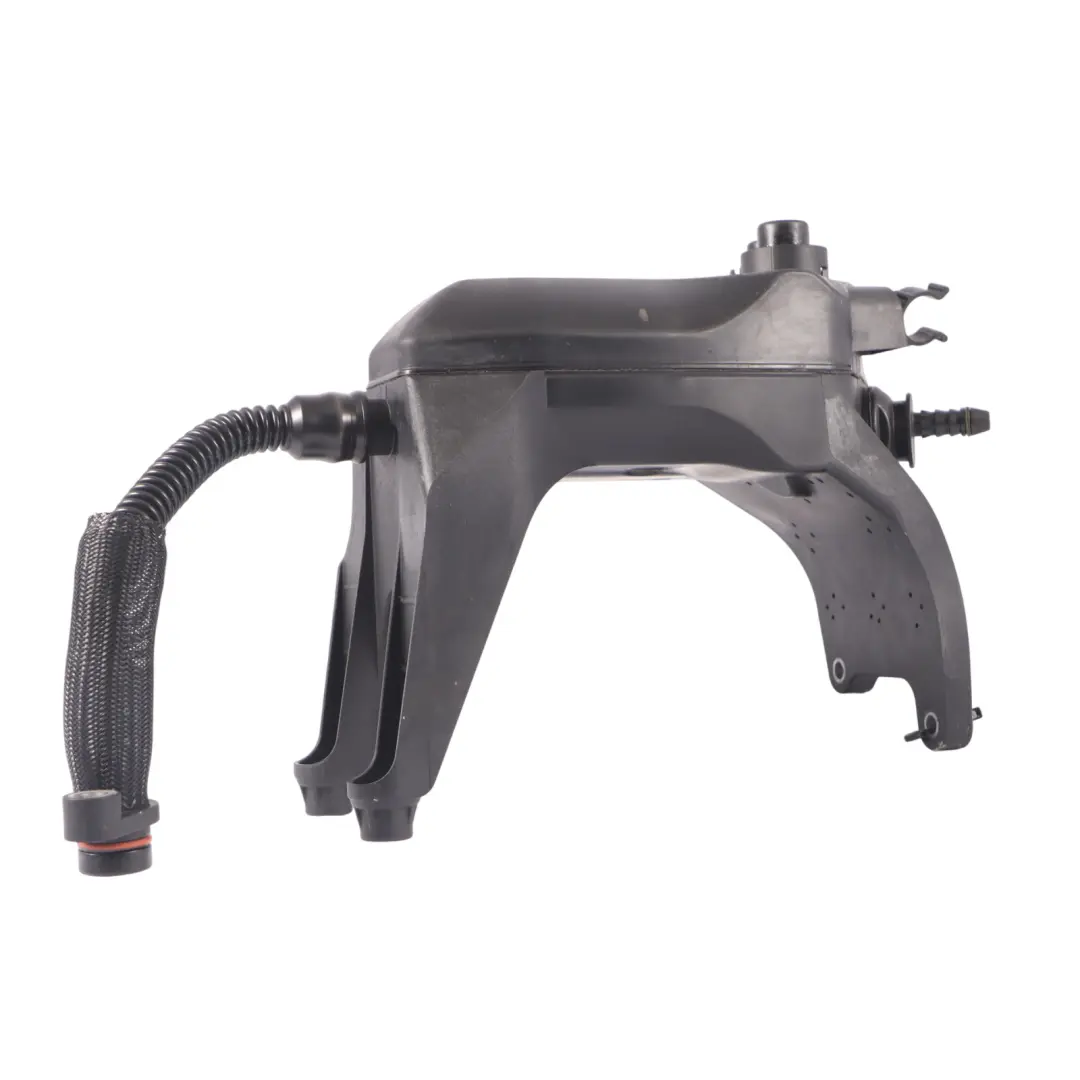 Mercedes W176 C117 X156 45 AMG Separatore olio motore Sfiato - SKU A1330104800 - Numero di parte A1330104800