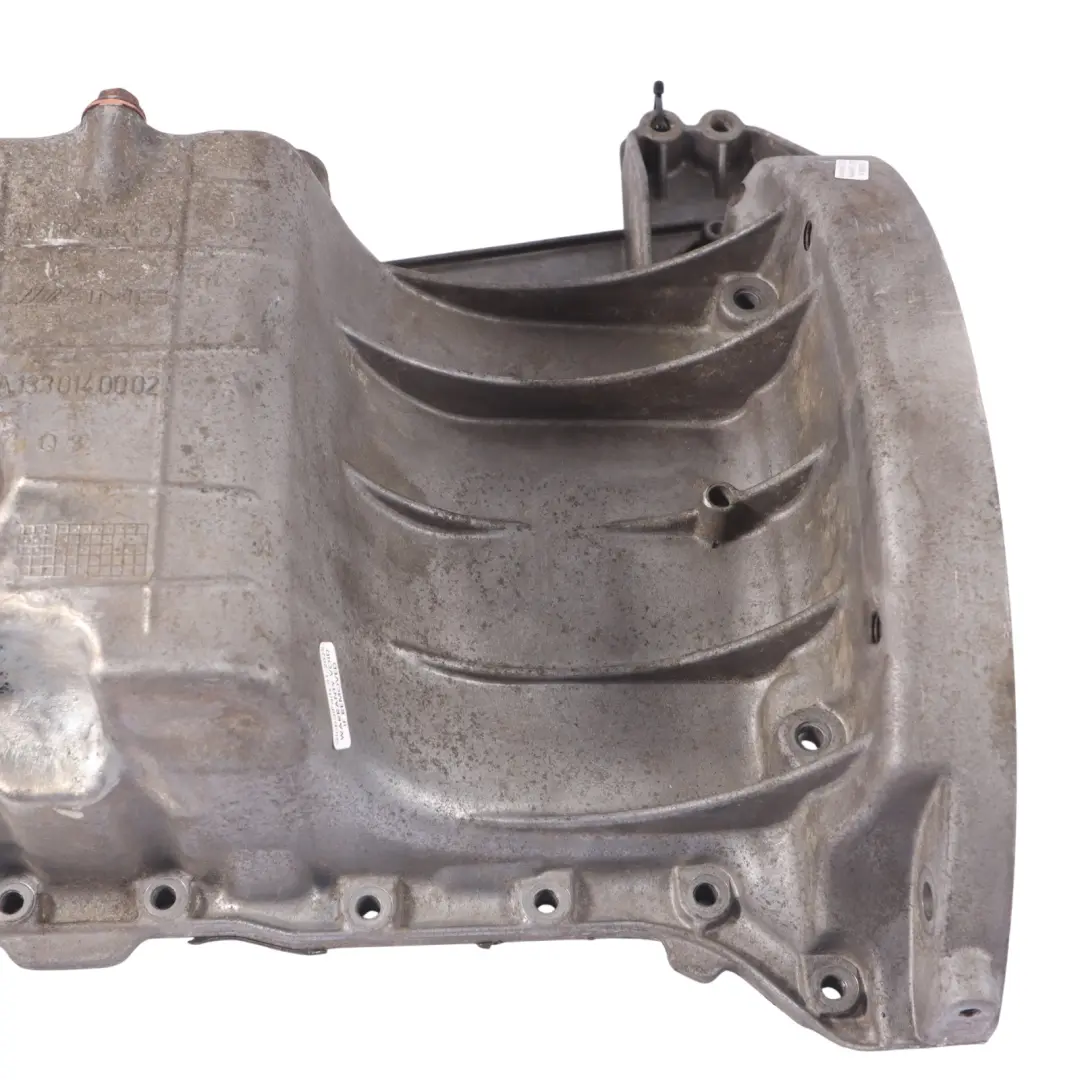 A45 AMG M133 Benzina coppa olio per Mercedes W176 con numero di parte A1330140002 Mercedes W176 A45 AMG M133 Benzina coppa olio - SKU A1330140002 - Numero di parte A1330140002