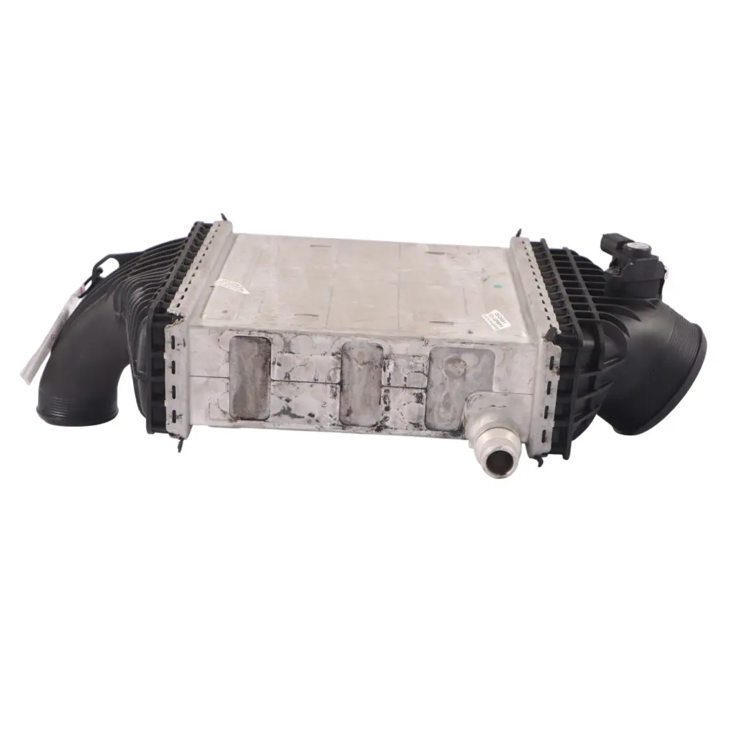 Radiador Intercooler Enfriador de Aire de Carga Turbo para Mercedes W176 con número de pieza A1330900014 Mercedes W176 Radiador Intercooler Enfriador de Aire de Carga Turbo - SKU A1330900014 - Número de pieza A1330900014