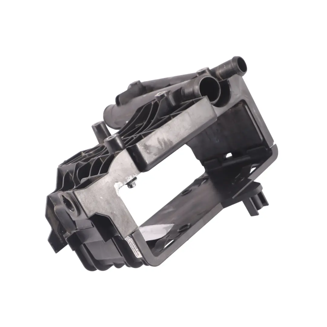 A45 AMG Intercooler Tubo Manguera Línea Soporte para Mercedes C117 W176 con número de pieza A1330900241 Mercedes C117 W176 A45 AMG Intercooler Tubo Manguera Línea Soporte - SKU A1330900241 - Número de pieza A1330900241