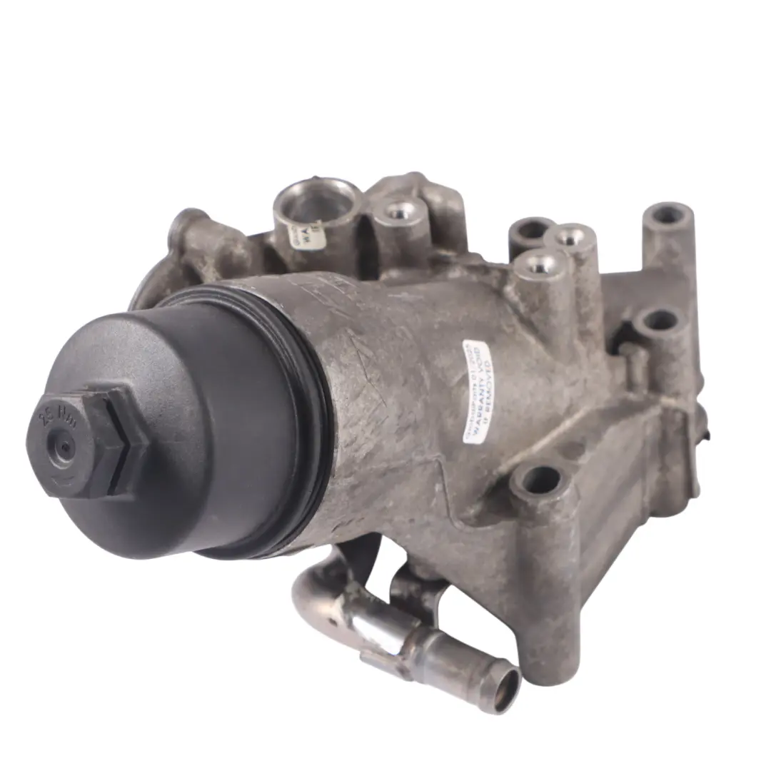 A45 AMG M113 benzina Alloggiamento filtro olio per Mercedes W176 con numero di parte A1331800010 Mercedes W176 A45 AMG M113 benzina Alloggiamento filtro olio - SKU A1331800010 - Numero di parte A1331800010