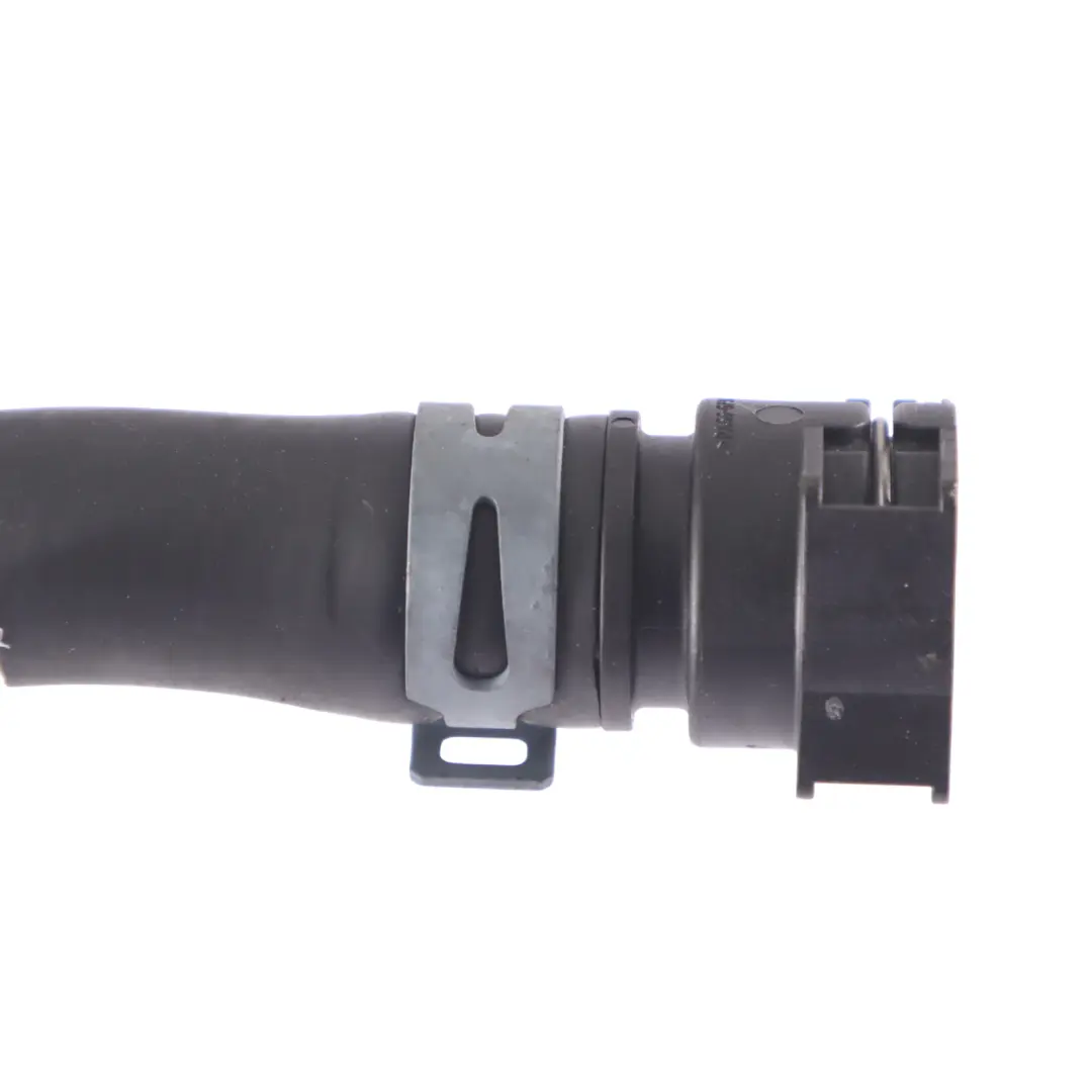 M133 E20 Tubo flessibile liquido Linea acqua per Mercedes CLA W176 AMG con numero di parte A1332000053 Mercedes CLA W176 AMG M133 E20 Tubo flessibile liquido Linea acqua - SKU A1332000053 - Numero di parte A1332000053