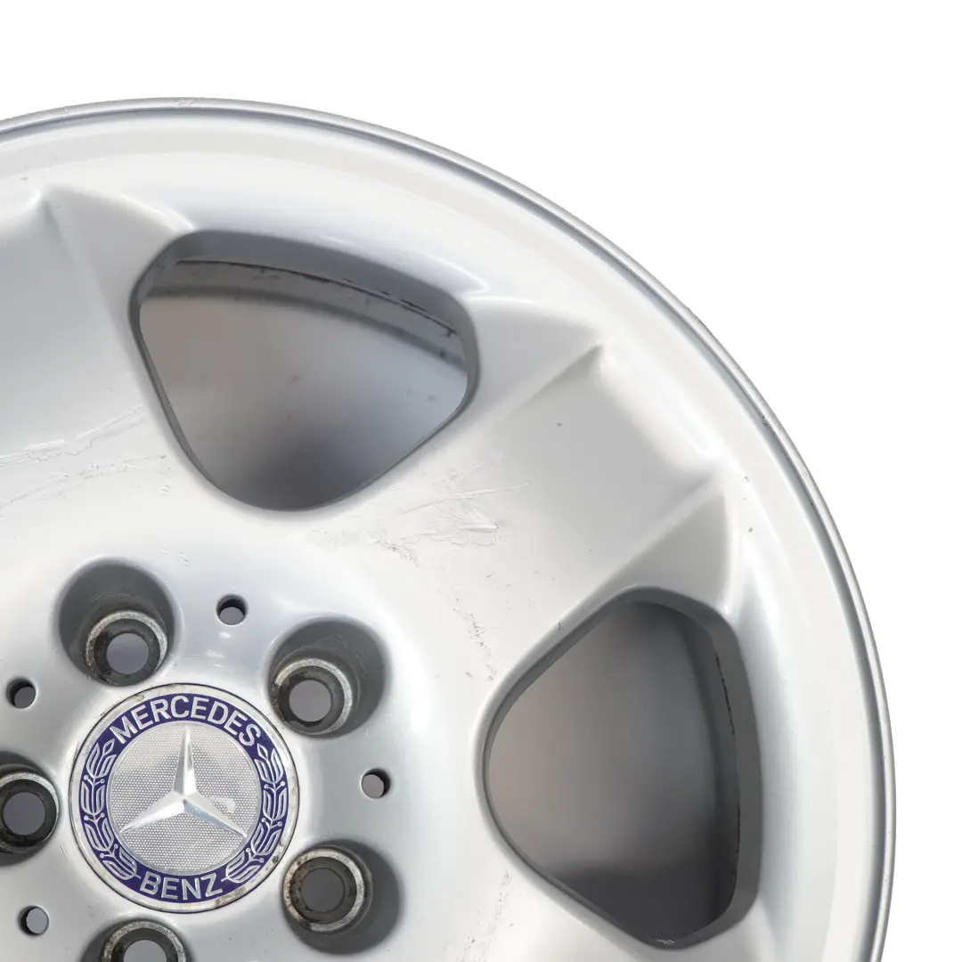 Jante alliage 17" 8J ET:52 pour Mercedes ML W163 à propos du numéro de pièce A1634013202 Mercedes ML W163 Jante alliage 17" 8J ET:52 - SKU A1634013202-1 - Numéro de pièce A1634013202