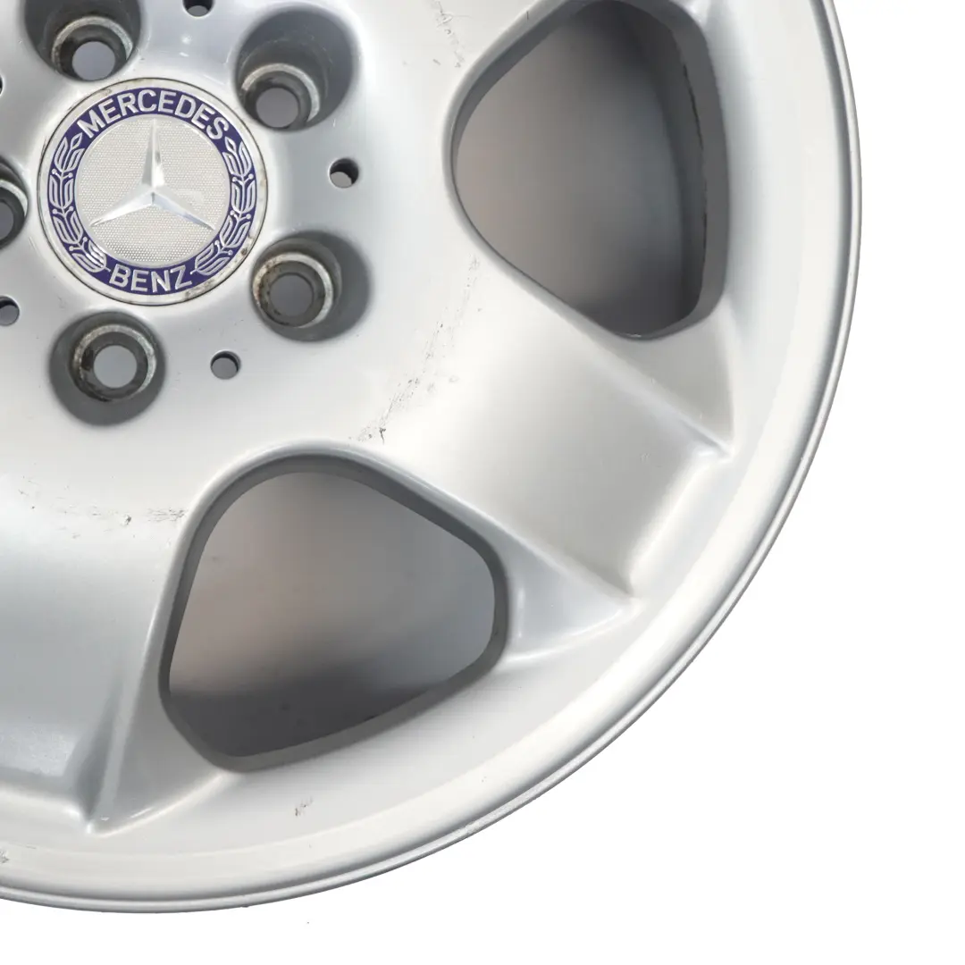 Jante alliage 17" 8J ET:52 pour Mercedes ML W163 à propos du numéro de pièce A1634013202 Mercedes ML W163 Jante alliage 17" 8J ET:52 - SKU A1634013202-1 - Numéro de pièce A1634013202