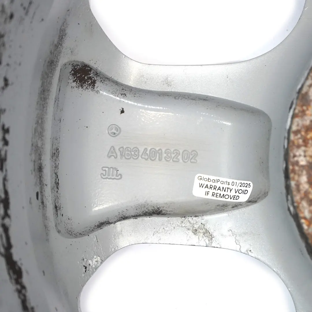 Alloy Wheel Rim 17" ET:52 8J Star Spoke to Mercedes ML W163 Silver with Part number A1634013202 Mercedes ML W163 Silver Alloy Wheel Rim 17" ET:52 8J Star Spoke - SKU A1634013202-4 - Part number A1634013202