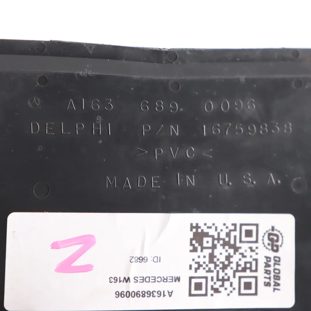 Mercedes W163 Bandeja Almacenamiento Salpicadero Alfombrilla Goma - SKU A1636890096 - Número de pieza A1636890096