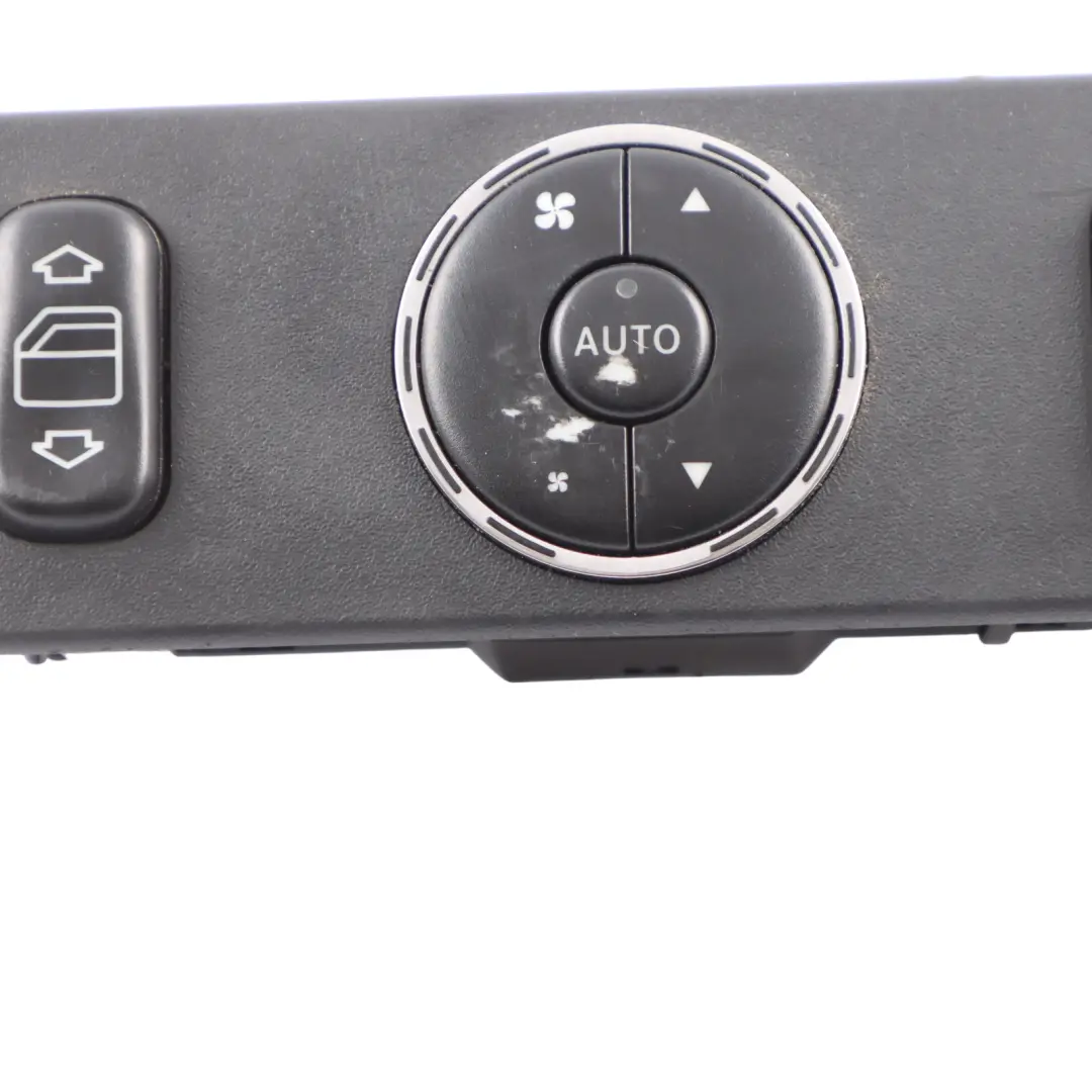 Mercedes ML W163 Console centrale Pannello interruttore aria condizionata nero - SKU A1638204910-1 - Numero di parte A1688206810