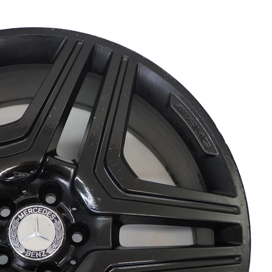 Jante Alliage Noire 21" Double Rayon 10J ET56 pour Mercedes ML W166 AMG à propos du numéro de pièce A1664012302 Mercedes ML W166 AMG Jante Alliage Noire 21" Double Rayon 10J ET56 - SKU A1664012302-2 - Numéro de pièce A1664012302