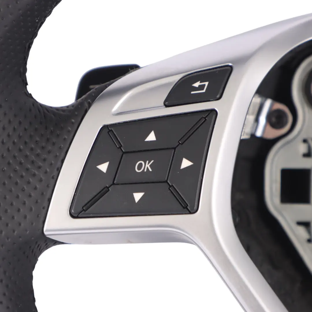 NUEVO Cuero Sport Palanca de Cambio Hilos Negro para Volante Mercedes C207 W212 con número de pieza A1724607303 Volante Mercedes C207 W212 NUEVO Cuero Sport Palanca de Cambio Hilos Negro - SKU A1724607303-2 - Número de pieza A1724607303