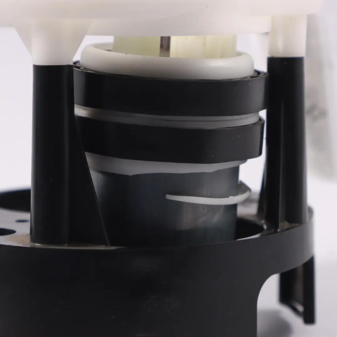 Kraftstofffilter Kraftstoffpumpengeber Steuergerät für Mercedes SLK R172 mit Teilenummer A1724700094 Mercedes SLK R172 Kraftstofffilter Kraftstoffpumpengeber Steuergerät - SKU A1724700094 - Teilenummer A1724700094