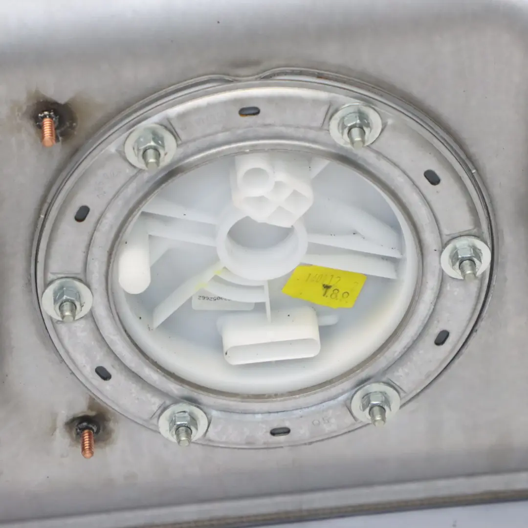 Kraftstofftank Diesel Kraftstoffanlage OM651 für Mercedes SLK R172 mit Teilenummer A1724700301 Mercedes SLK R172 Kraftstofftank Diesel Kraftstoffanlage OM651 - SKU A1724700301 - Teilenummer A1724700301