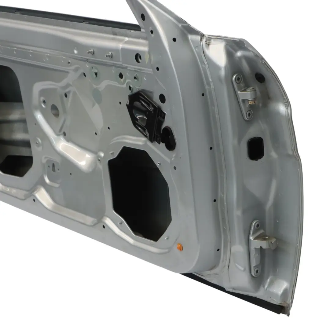 Puerta Delantera Izquierda Iridium Silver Metallic - 775 para Mercedes SLK R172 con número de pieza A1727200305 Mercedes SLK R172 Puerta Delantera Izquierda Iridium Silver Metallic - 775 - SKU A1727200305-IRS1 - Número de pieza A1727200305