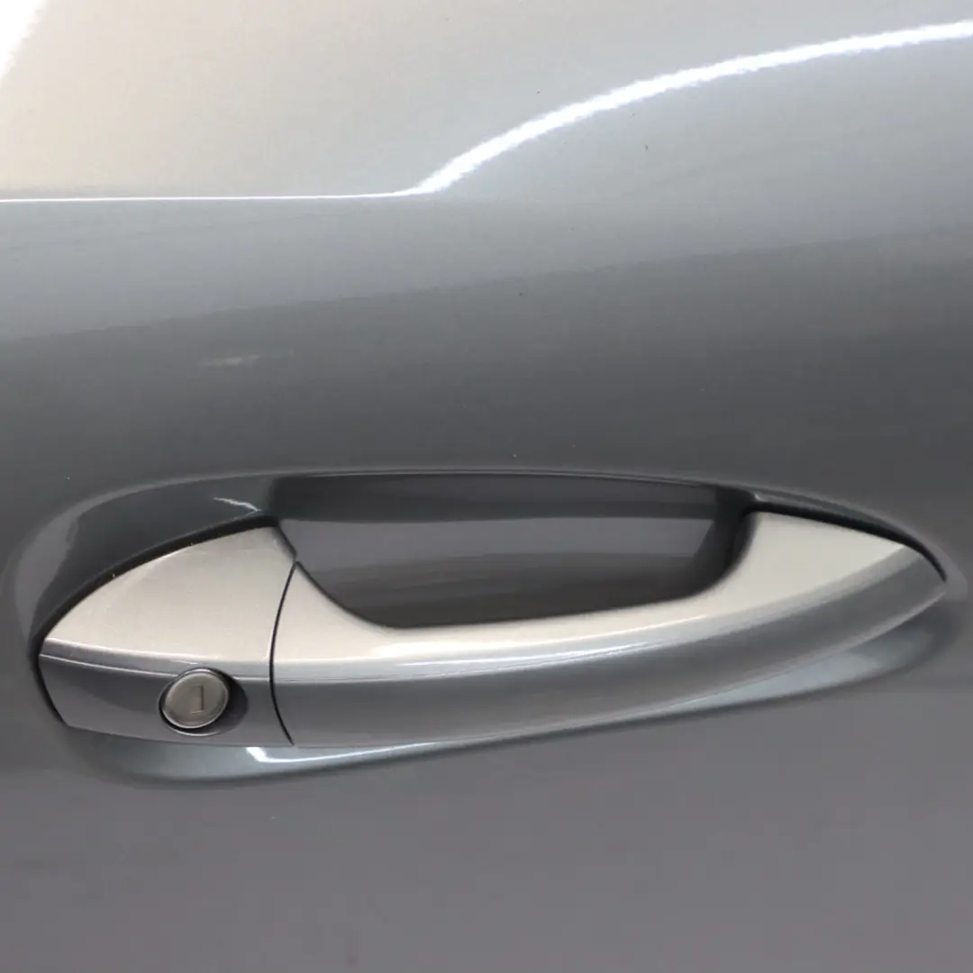 Tür vorne rechts Palladium Silber Metallic - 792 für Mercedes SLK R172 mit Teilenummer A1727200405 Mercedes SLK R172 Tür vorne rechts Palladium Silber Metallic - 792 - SKU A1727200405-PAL1 - Teilenummer A1727200405