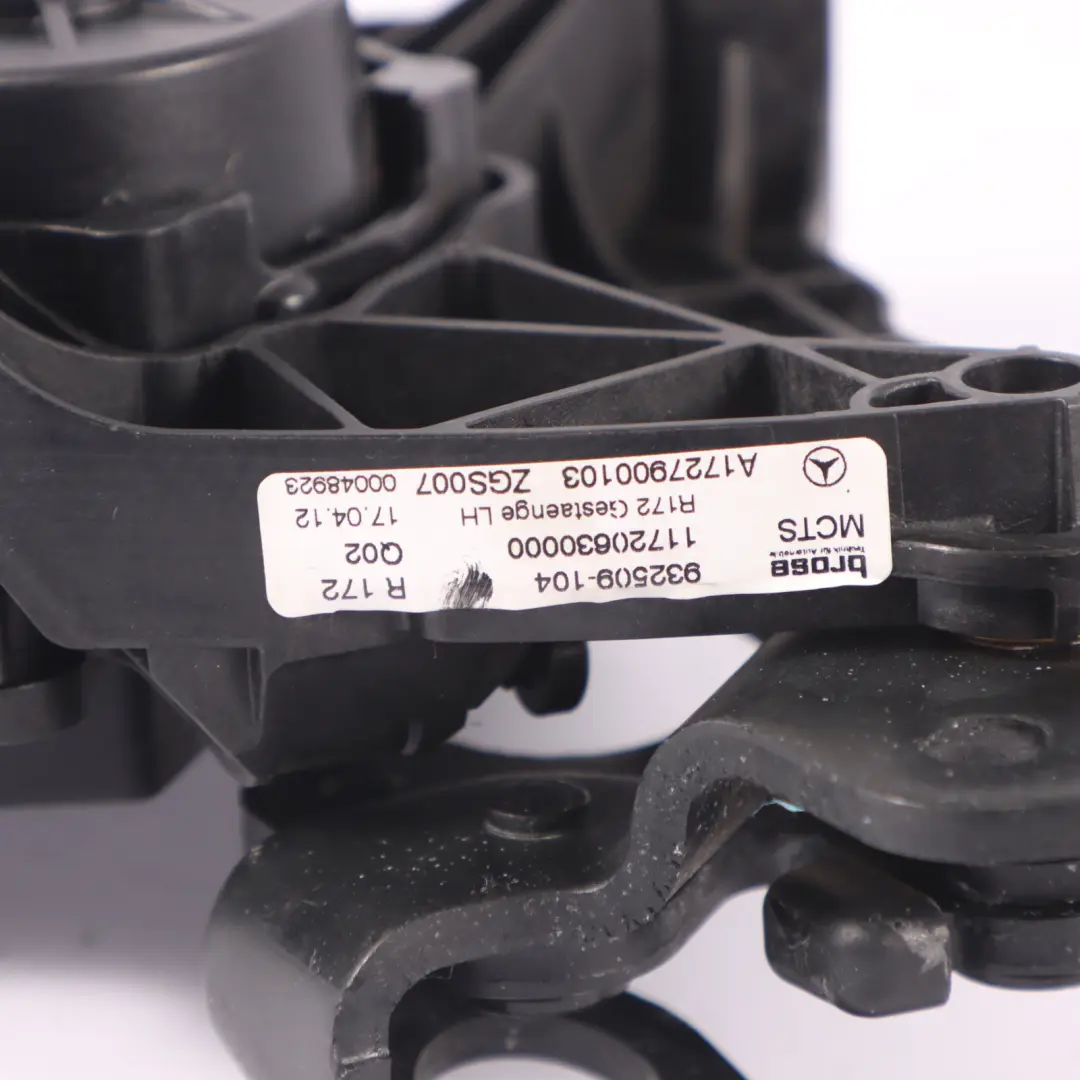 Liaison moteur charnière toit gauche pour Mercedes SLK R172 Convertible à propos du numéro de pièce A1727900103 Mercedes SLK R172 Convertible Liaison moteur charnière toit gauche - SKU A1727900103-1 - Numéro de pièce A1727900103