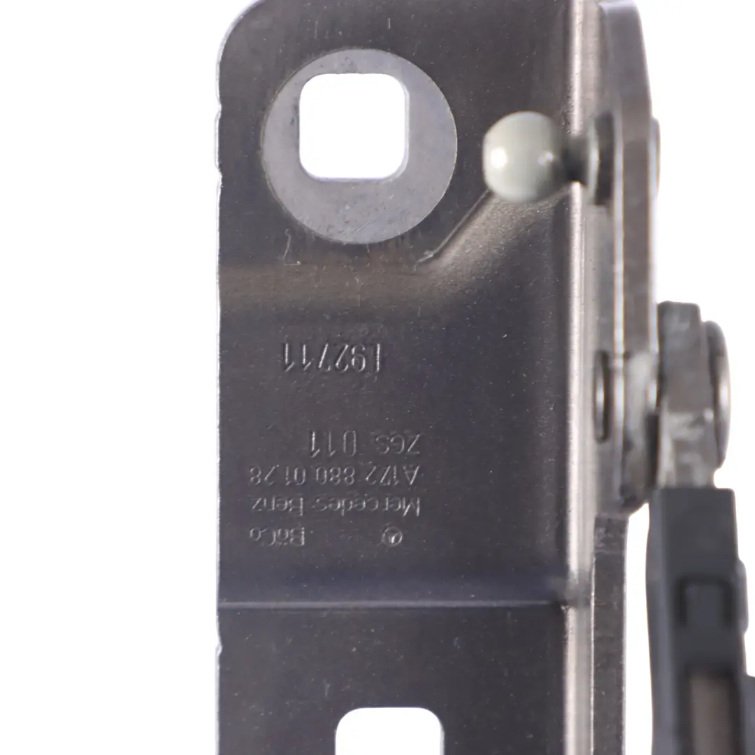 Charnière de capot Mercedes SLK R172 Avant Gauche Gris Indium - 963 pour à propos du numéro de pièce A1728800128 Charnière de capot Mercedes SLK R172 Avant Gauche Gris Indium - 963 - SKU A1728800128-ING - Numéro de pièce A1728800128
