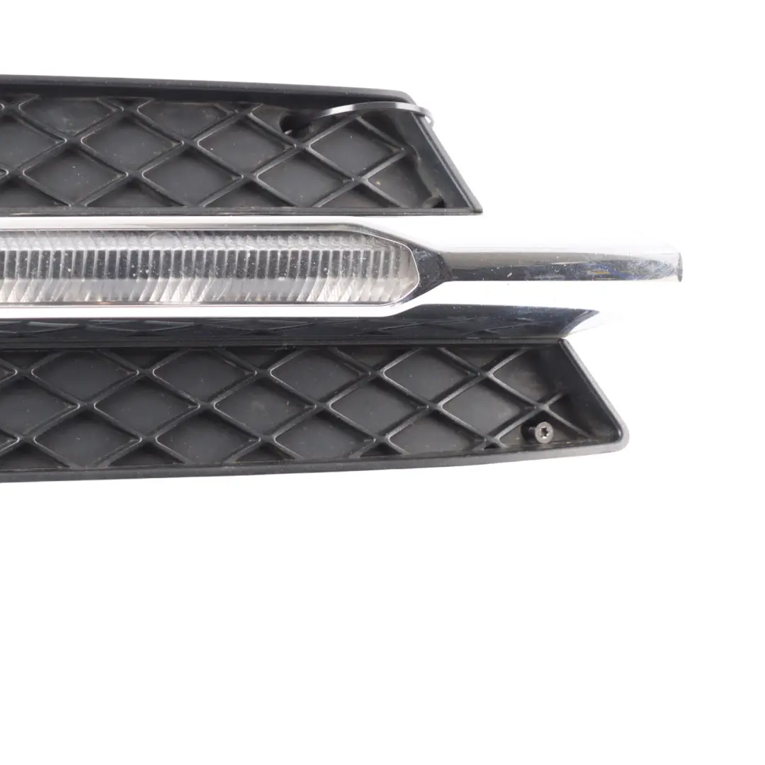 Front Left N/S Fog Grille Indicator to Mercedes R172 with Part number A1728851623 Mercedes R172 Front Left N/S Fog Grille Indicator - SKU A1728851623-1 - Part number A1728851623