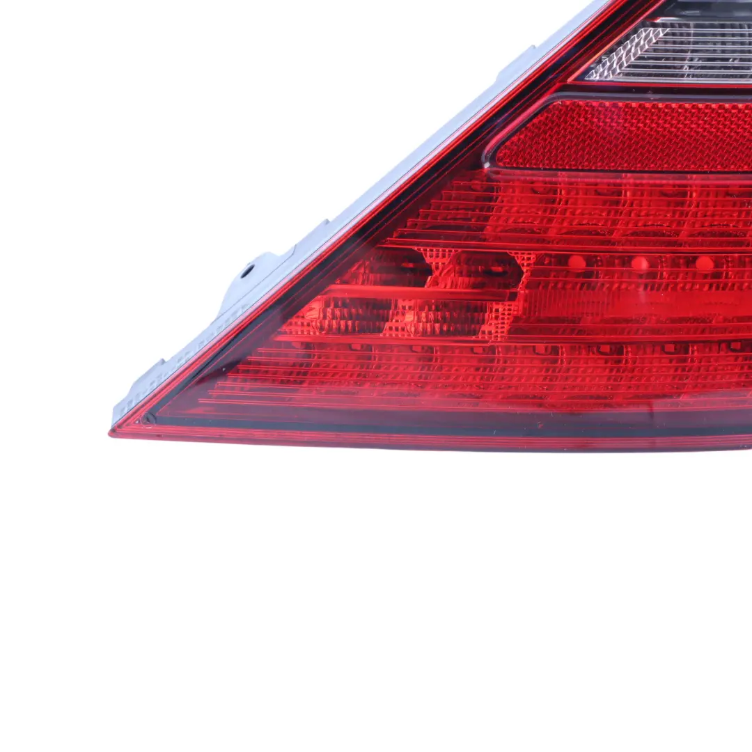 Fanale posteriore destro Pannello laterale per Mercedes SLK R172 con numero di parte A1729064000 Mercedes SLK R172 Fanale posteriore destro Pannello laterale - SKU A1729064000 - Numero di parte A1729064000