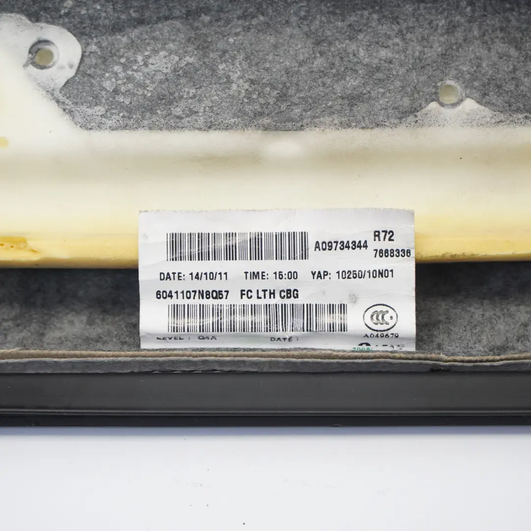 Vordersitzbank Unten Untere Kissen Abdeckung Links für Mercedes R172 mit Teilenummer A1729100246 Mercedes R172 Vordersitzbank Unten Untere Kissen Abdeckung Links - SKU A1729100246 - Teilenummer A1729100246