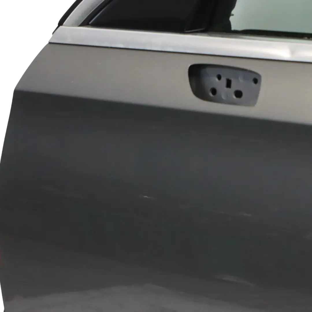 Puerta Delantera Izquierda Mountain Grey Metallic - 787 para Mercedes W177 con número de pieza A1777200700 Mercedes W177 Puerta Delantera Izquierda Mountain Grey Metallic - 787 - SKU A1777200700-MG1 - Número de pieza A1777200700