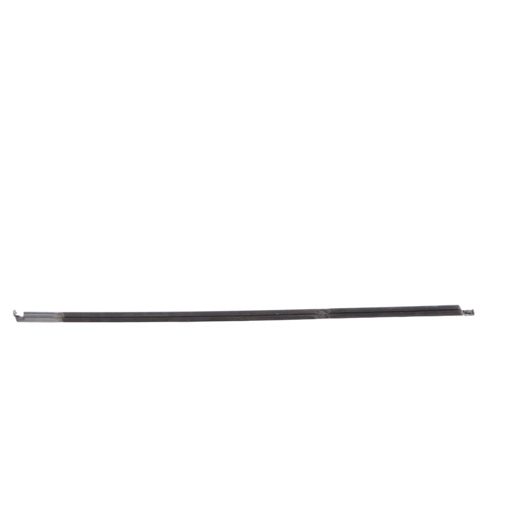 Mercedes W177 Joint d'étanchéité vitre porte arrière gauche chromé - SKU A1777352301-1 - Numéro de pièce A1777352301