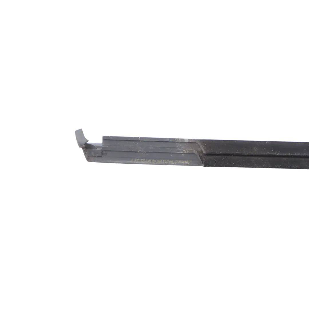 Mercedes W177 Tür Fenster Streifen Dichtung Hinten Links Chrom - SKU A1777352301-1 - Teilenummer A1777352301
