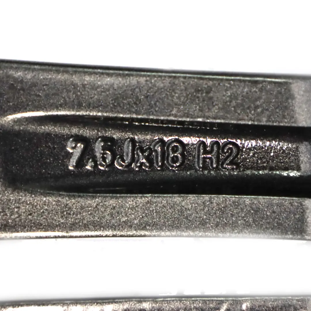 Cerchio in lega argento 18" ET:36 7,5J 5 doppie razze per Mercedes W203 con numero di parte A2034015502 Mercedes W203 Cerchio in lega argento 18" ET:36 7,5J 5 doppie razze - SKU A2034015502-7 - Numero di parte A2034015502