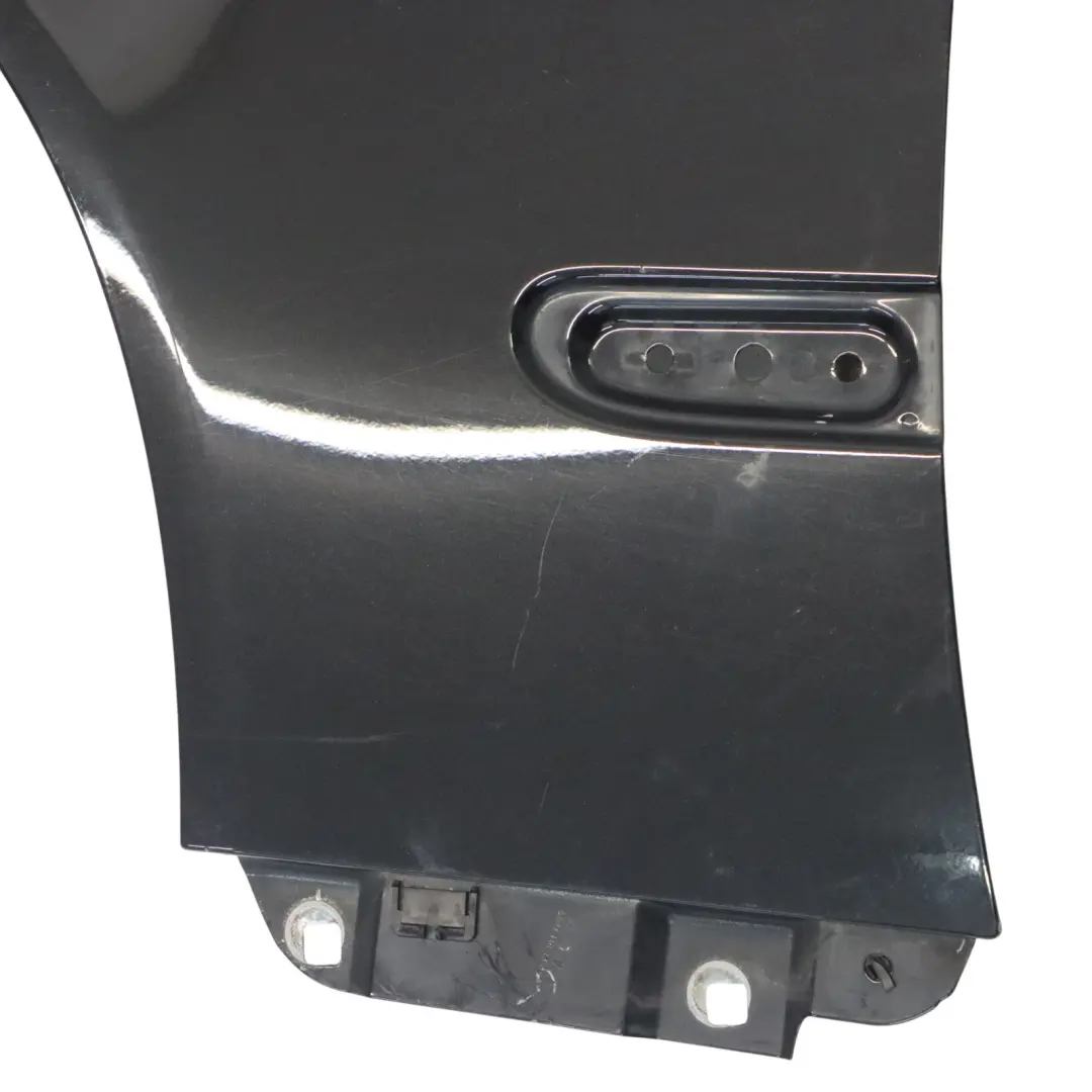 Seitenverkleidung vorne links Kotflügel Obsidian Schwarz - 197 für Mercedes CL203 mit Teilenummer A2038800318 Mercedes CL203 Seitenverkleidung vorne links Kotflügel Obsidian Schwarz - 197 - SKU A2038800318-OB1 - Teilenummer A2038800318