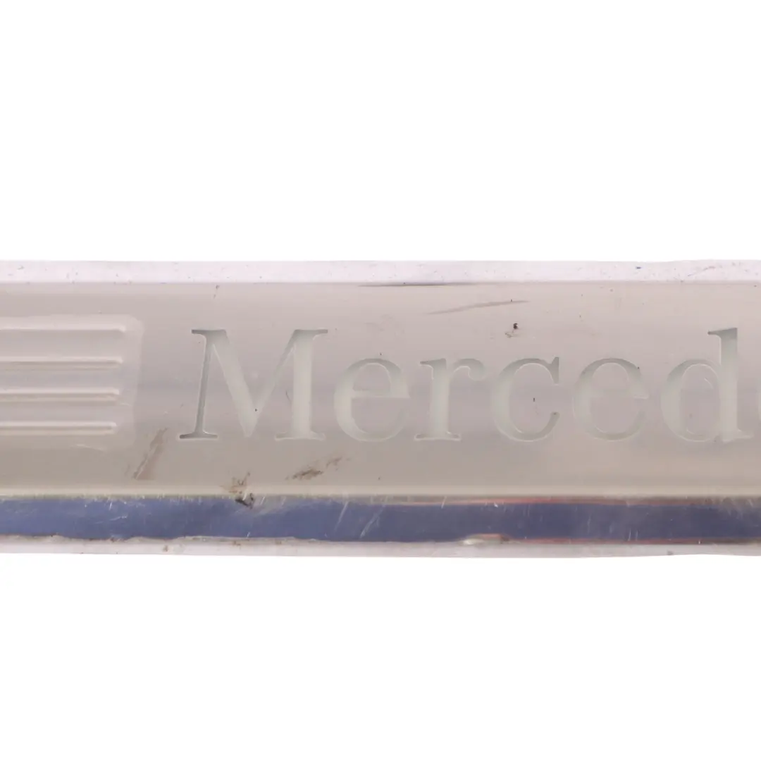 Mercedes W205 X253 Plaque de seuil avant droite - SKU A2056800735-1 - Numéro de pièce A2056800735
